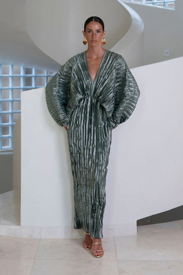 De Luxe Gown - Oil Shine - Image 3